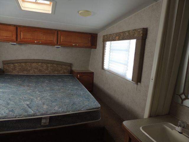 2003 Gulf Stream Conquest 26FRBW 28ft 5th wheel camper, 1 slide out, queen