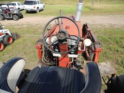 International 706 Tractor with loader, gas, Torque is bad on bottom side