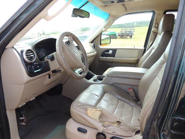 2003 Ford Expedition, 4WD, has 3rd row seat, titled