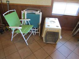 Pet kennel and 6 lawn chairs (M)