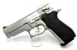 Smith & Wesson - Model 5906