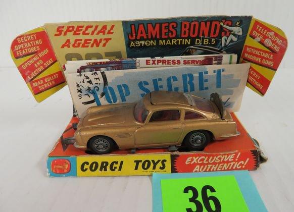 James Bond Corgi Aston Martin w/ Box