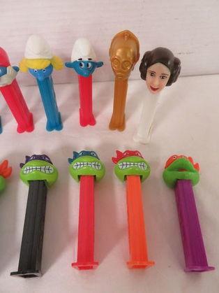 Lot of (15) Vintage Assorted Pez Dispensers Inc. TMNT, Smurfs, Star Wars, Etc