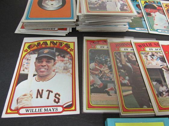 Lot (300+) 1972 Topps Baseball Cards