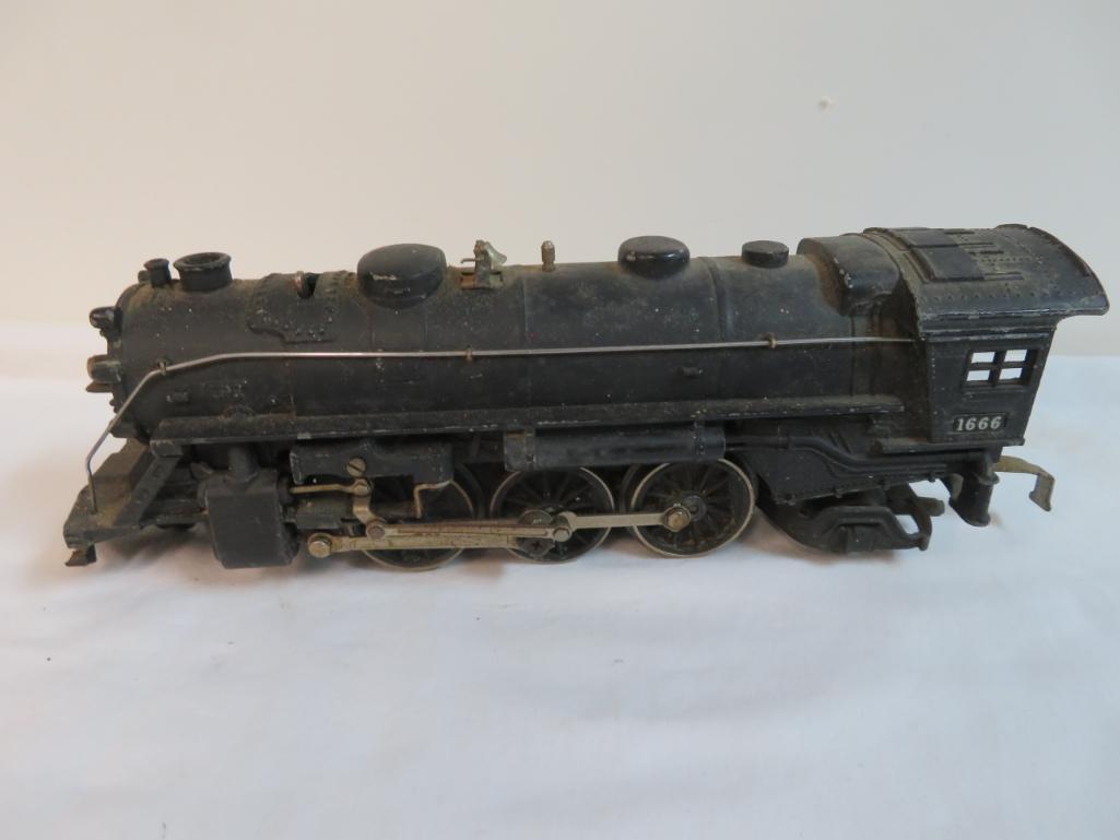 (2) Lionel Postwar Locomotive & Tenders #1666 & 2056