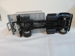 First Gear 1:34 Scale Diecast 1957 International R-190 w/ Dry Goods Van (Northern Pacific)