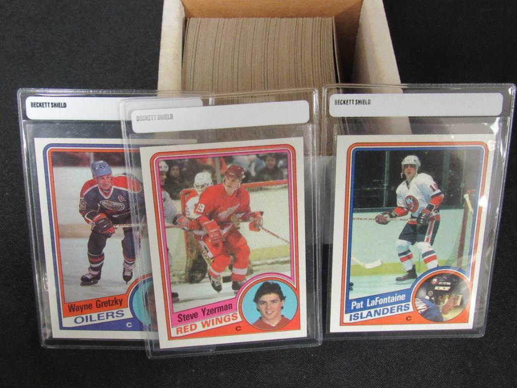 1984-85 Topps Hockey Complete Set. Yzerman Rookie Card