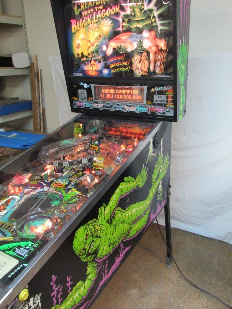 Holy Grail Bally Creature form The Black Lagoon 3-D Arcade Pinball Machine