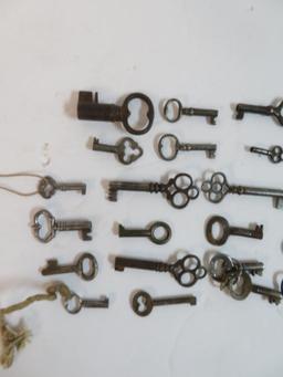 Estate Found Collection of (27) Assorted Skeleton Keys