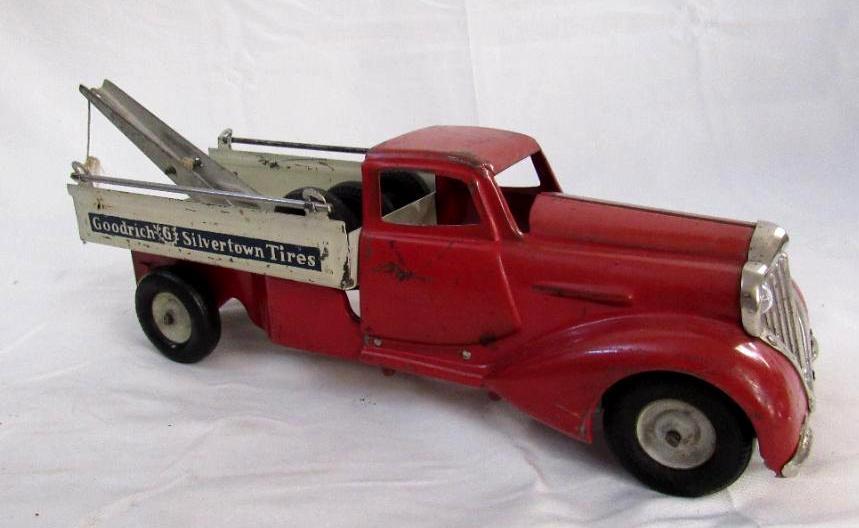 Outstanding Original 1930's Metalcraft Pressed Steel Goodrich Silvertown Tires Tow Truck