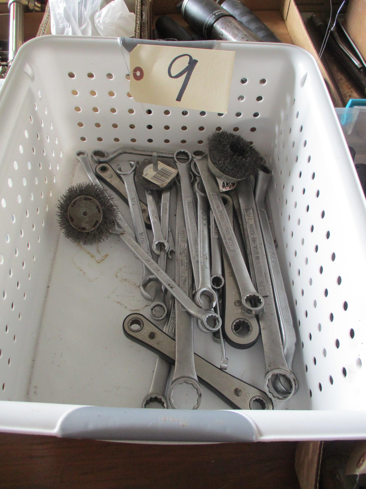 Assorted wrenches