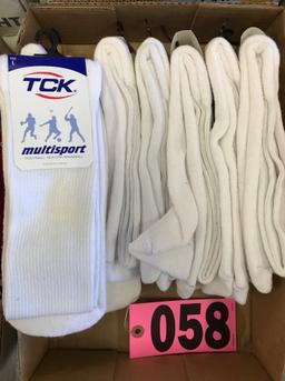 (8) Adult large white socks