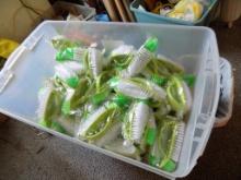 BIN OF TWO WAY GREEN HAND BRUSHES