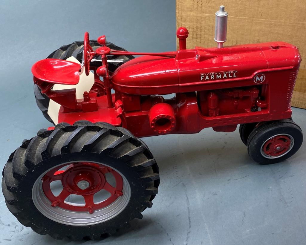 1/8 Scale International Farmall M