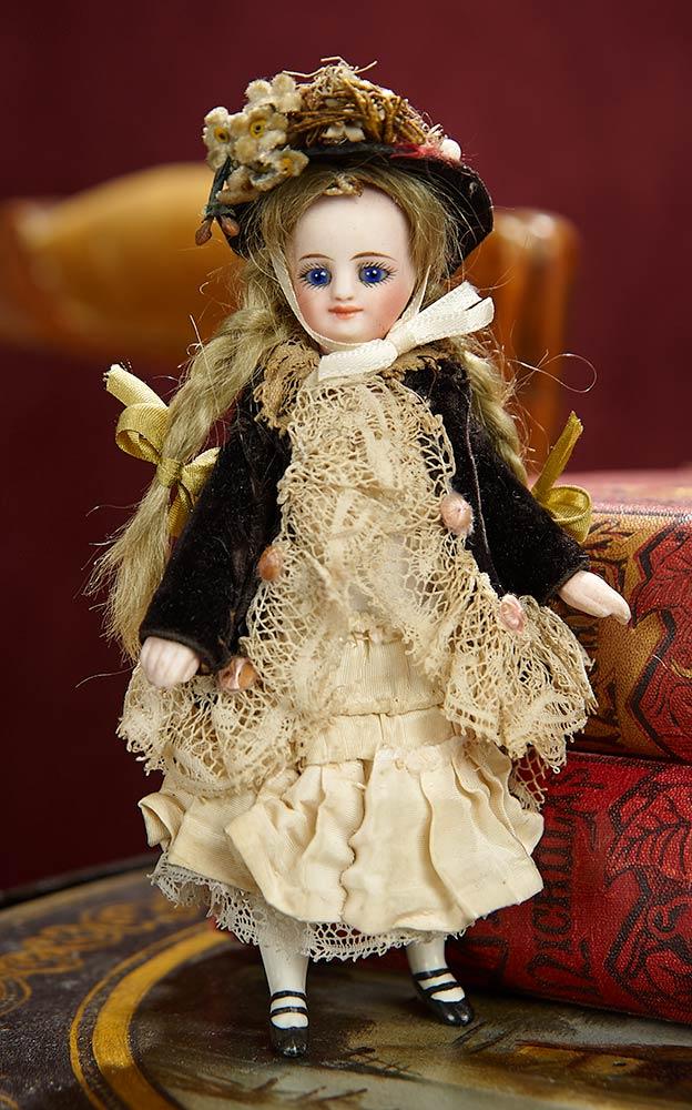 French All-Bisque Mignonette with Pretty Antique Costume 600/800