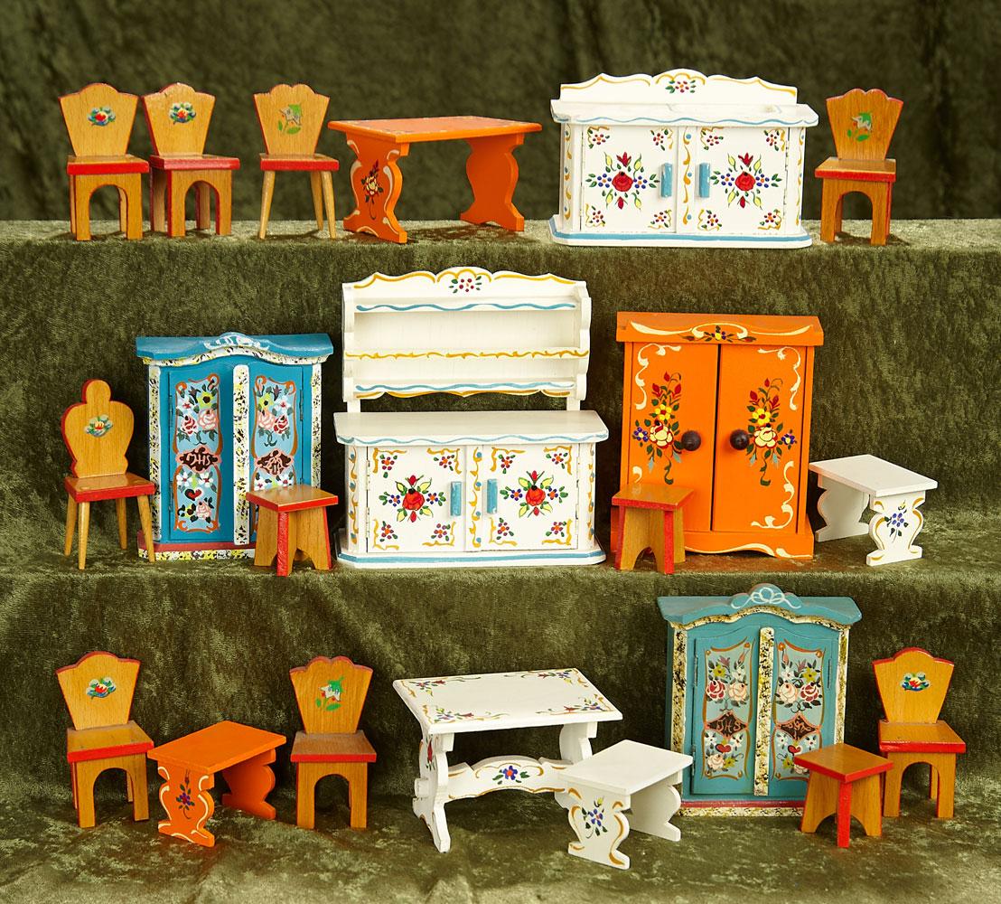 Lot of German wooden dollhouse furnishings, 1960s era, with fine original painted finish $300/400