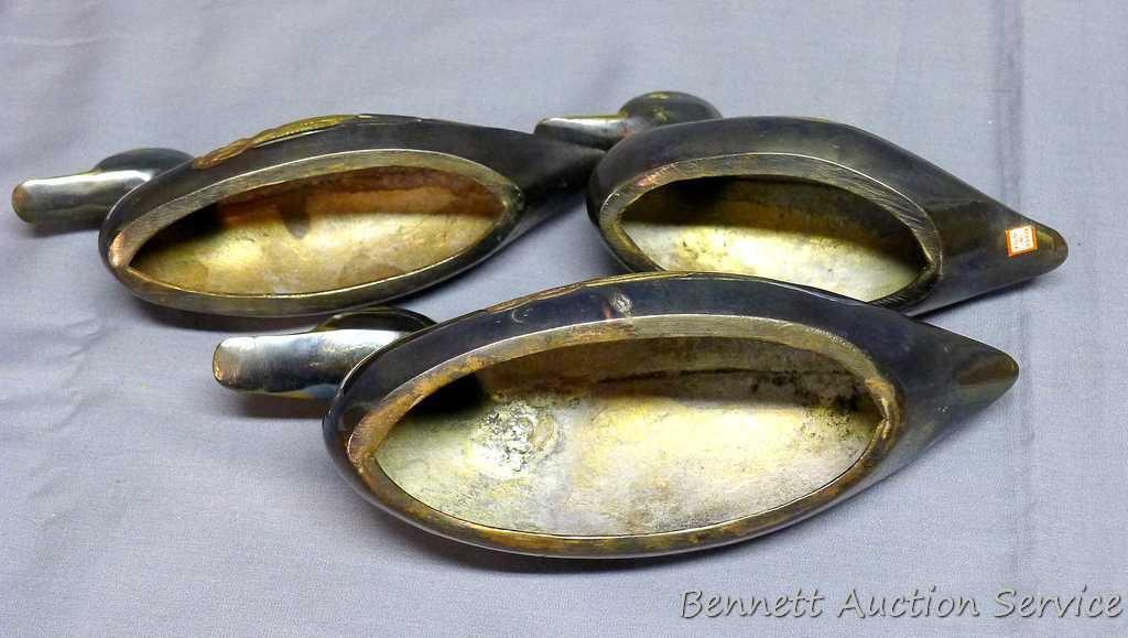 Brass pieces including 6" tall duck book ends, 6-1/2" diameter bowl, set of three ducks, loon