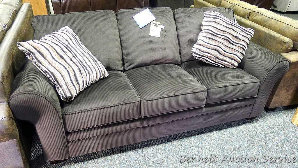 Broyhill queen sleeper sofa with accent pillows. Model 7902-7Q.