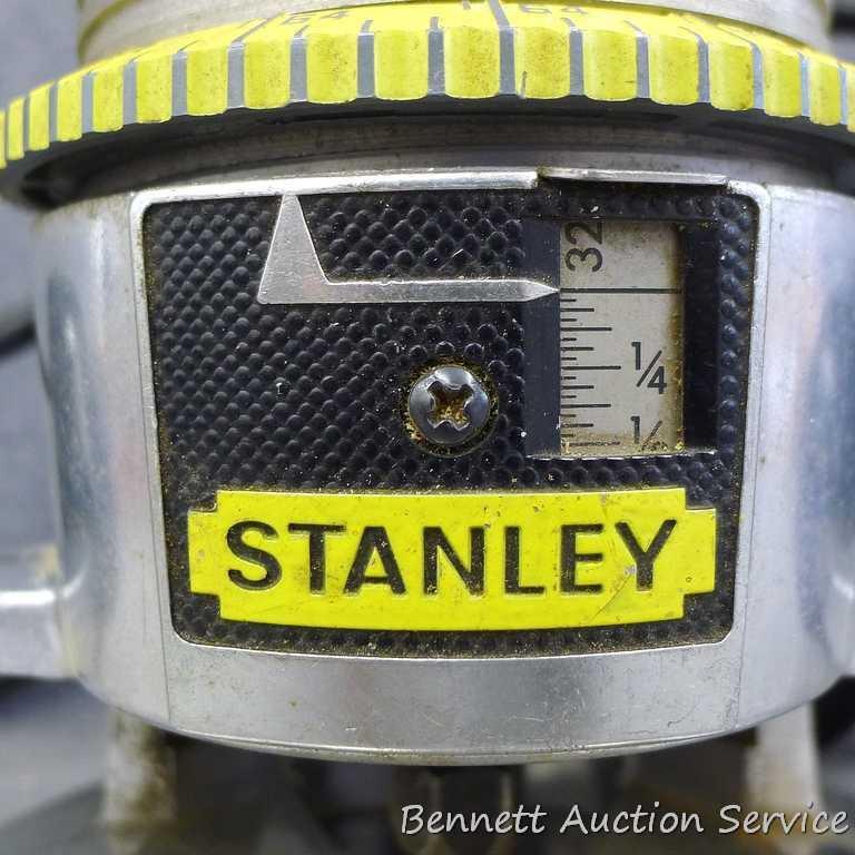 Stanley router with micro adjust base No. GA-H279A. Runs.