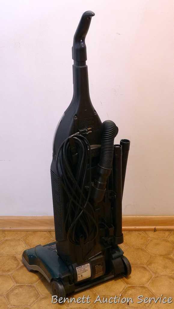 Hoover Model U6435-900 Self Propelled Wind Tunnel Ultra vacuum is in good used condition. Turns on