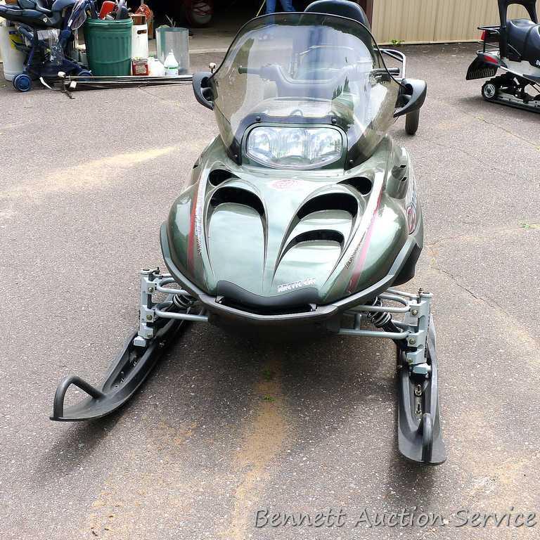 2002 Arctic Cat Panther Touring Classic two-up fan cooled 570 Twin ESR snowmobile with reverse and