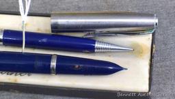 Parker No. 21 fountain pen and Parkette mechanical pencil with original box. Pencil feeds lead and