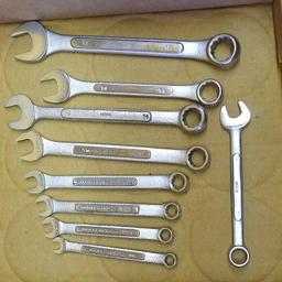 Craftsman and other metric combination wrenches, 7mm to 17mm.