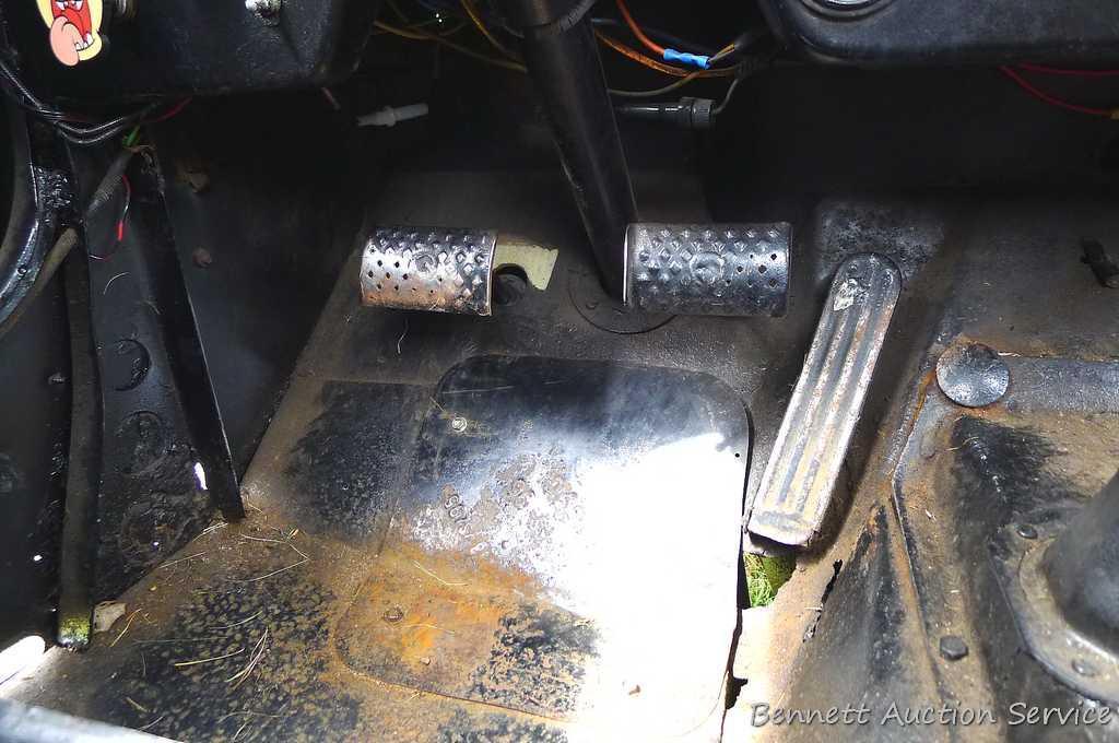 Watch the video: 1949 Willys Jeep has been fitted with a swiveling plow. Vin # CJ3A10098. Starts and