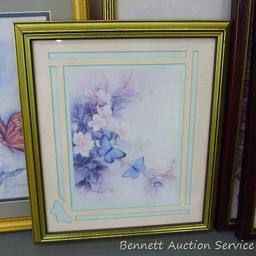 Six framed floral wall hangings. Largest is 17-1/2" x 20-1/2". All are in good condition.