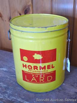 Hormel of Minnesota 25 lb Pure Lard tin is in very good shape. Stands approx. 11-1/2" tall.