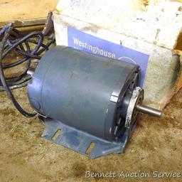 Westinghouse 1/3 HP electric motor with 1/2" shaft. RPM 1725. Works.