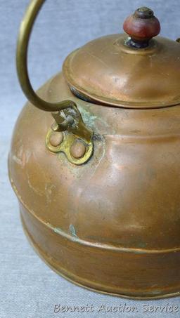 Copper tea pot with lid 8-1/2" x 7" diameter x 7".