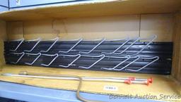 Napa belt boards; 2 flexible grabbers are 23" long; more.