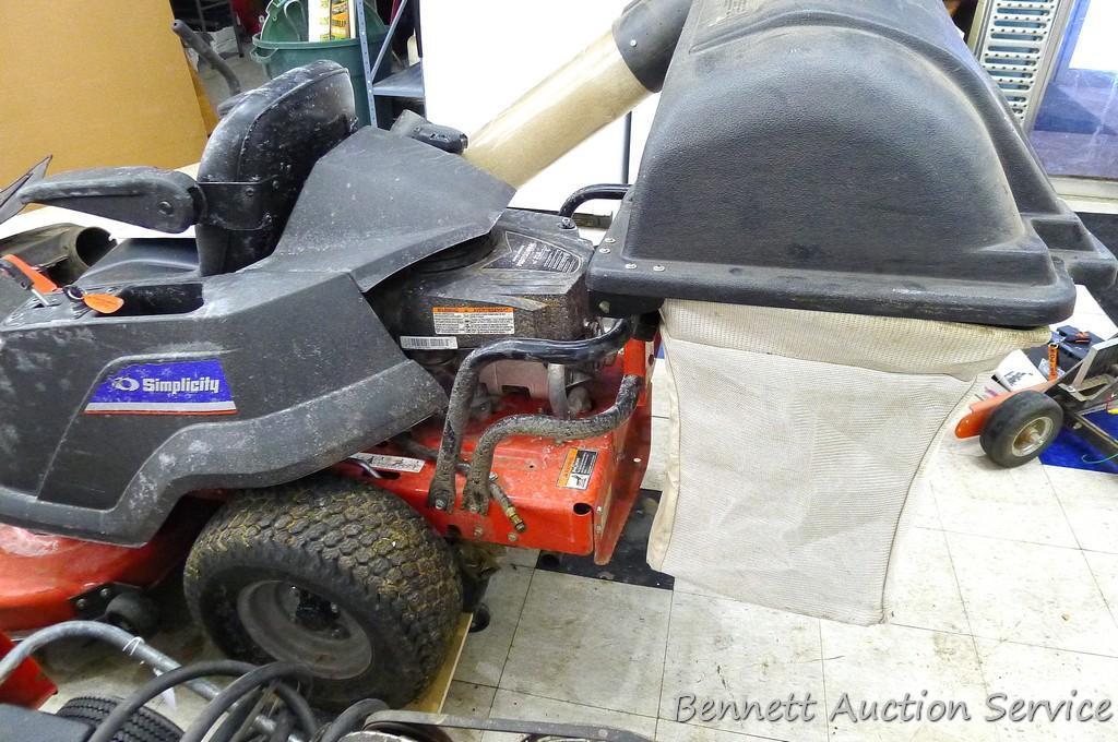 Simplicity ZT2000 Series zero turn lawn mower is a high-end model with power deck. 42" mowing deck,