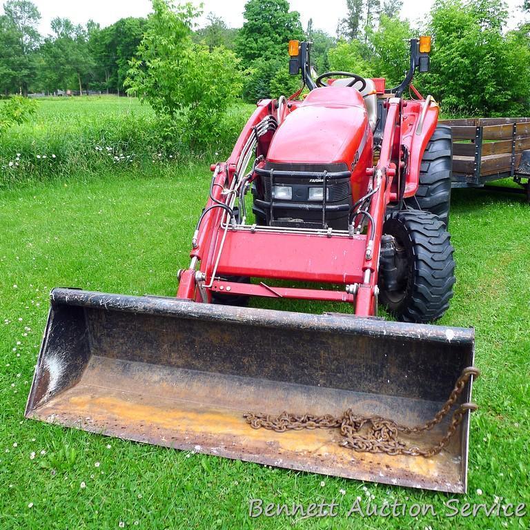 Watch the video. Case IH D40 four wheel drive tractor, ID# HBA017556