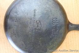 Cast iron Wagner Ware 8" skillet.