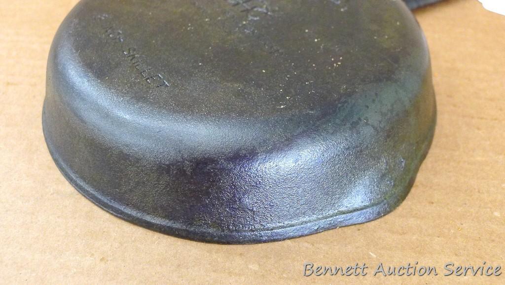 Cast iron Wagner Ware 8" skillet.
