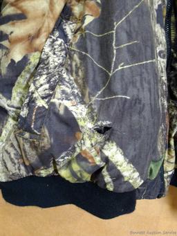 Reversible mens Remington 3XL camouflage jacket has sleeves that zip off to turn it into a vest.