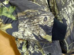 Reversible mens Remington 3XL camouflage jacket has sleeves that zip off to turn it into a vest.