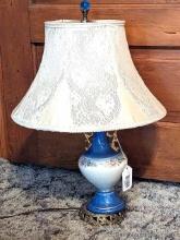 Pretty table lamp stands approx. 2' tall.