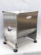 Very nice Hakka Food Processing 20L stainless steel Deluxe meat mixer for processing your own deer
