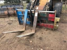 PAYLOADER QUICK ATTACH FORKS