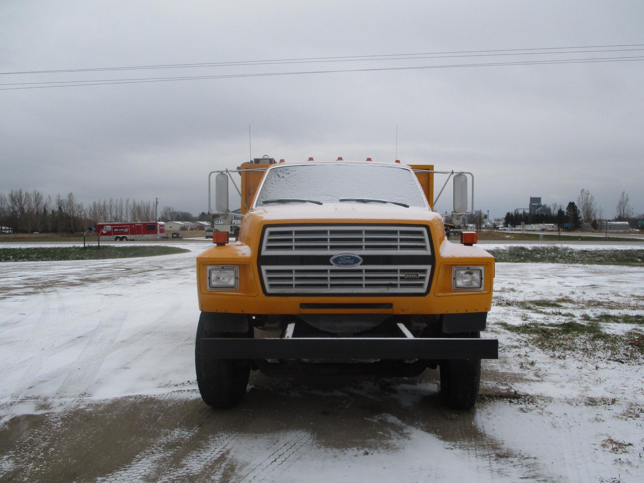 1990 FORD F800 FLATBED