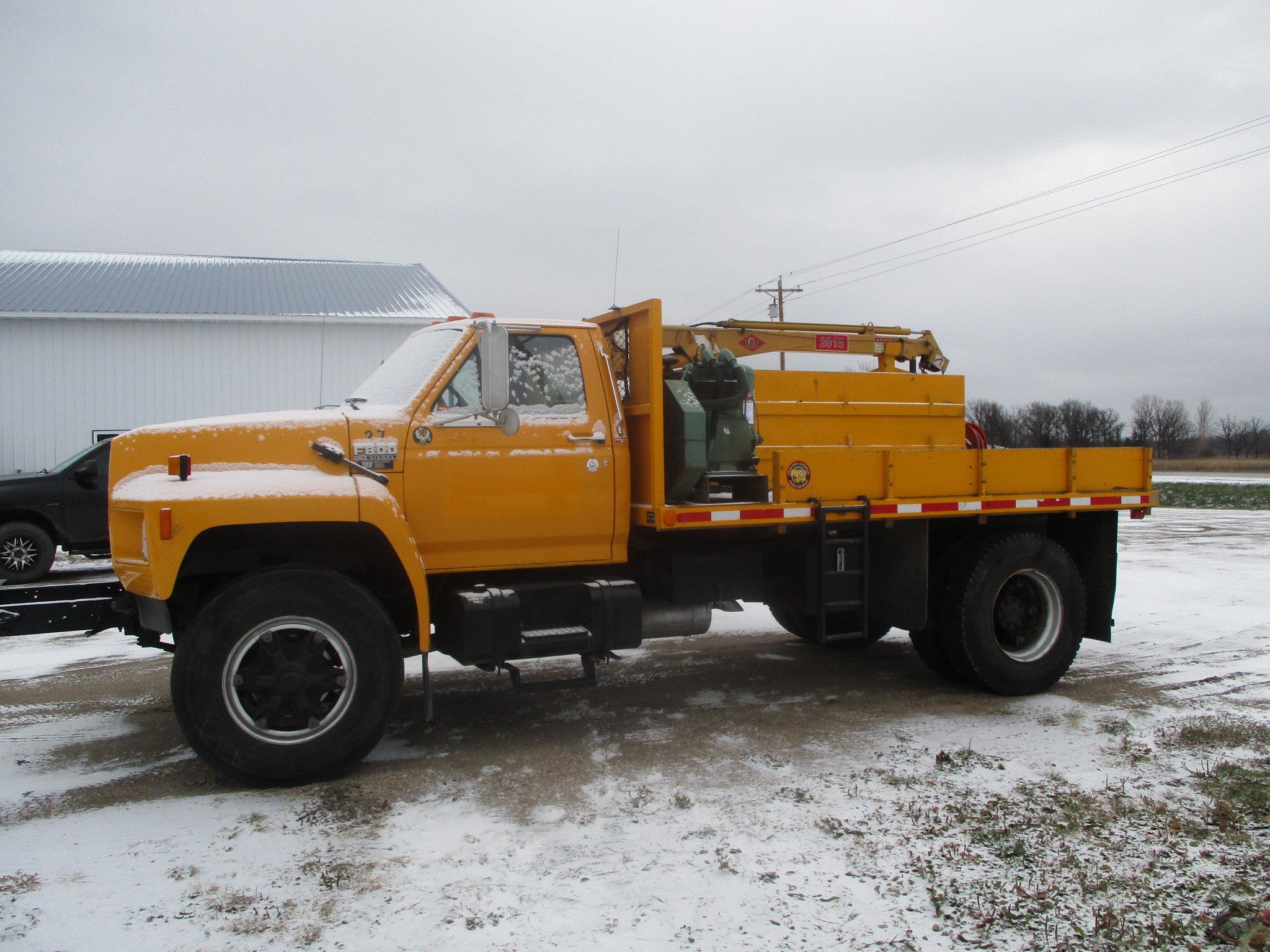 1990 FORD F800 FLATBED