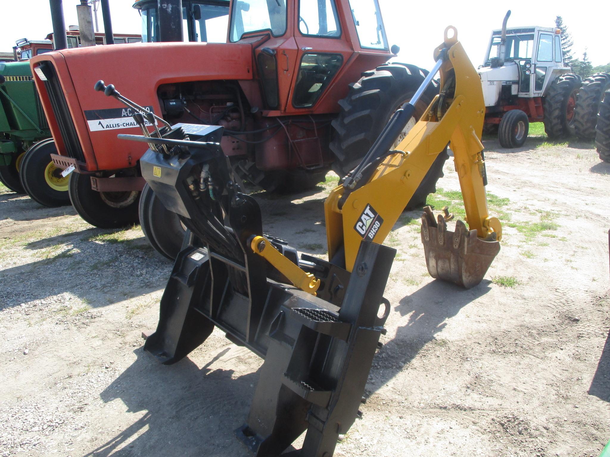 CAT BH 30 SKID LOADER BACKHOE