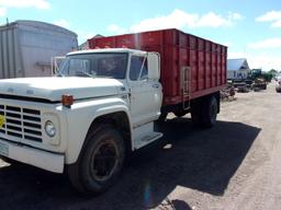 1974 FORD F-700 W/16' BOX, 361 4X2