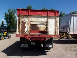 1974 FORD F-700 W/16' BOX, 361 4X2