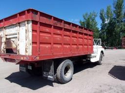 1974 FORD F-700 W/16' BOX, 361 4X2