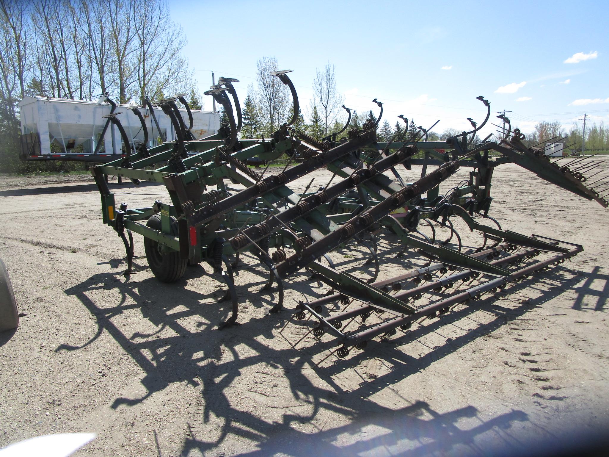 24' JOHN DEERE 960 FIELD CULT. w/ 3 bar harrow, 6 " knock ons