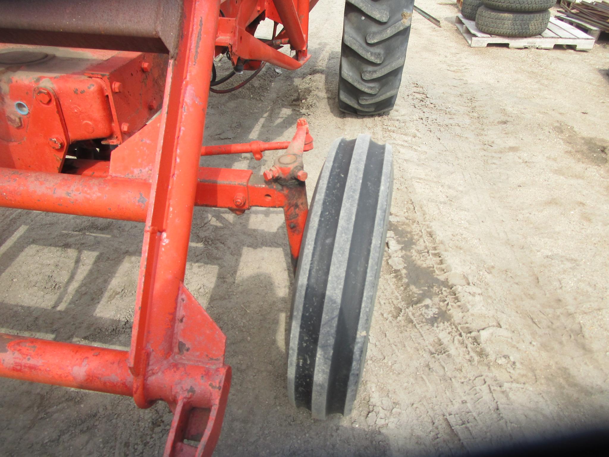 ALLIS WD 45 w/ LOADER, new battery, add on 3 pt. electronic 12 V. ignition, 14.9 x 28" tires,